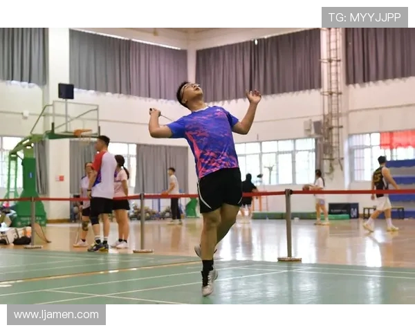 广州羽毛球队中路突破战术解析与实战应用探讨